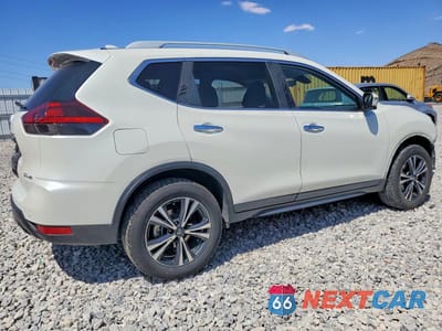 Trzecie zdjęcie samochodu z tyłu: 2019 NISSAN ROGUE SV VIN:5N1AT2MV4KC840289 - miniatura