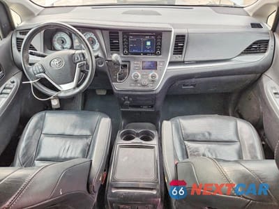 Zdjęcie 8 z 14 samochodu: 2019 TOYOTA SIENNA SE PREMIUM 7-PASSENGER VIN:5TDEZ3DC4KS218346 - miniatura