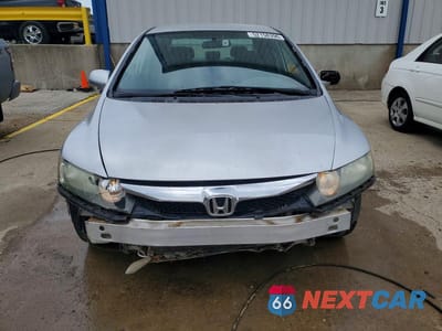 Piąte zdjęcie samochodu w środku: 2010 HONDA CIVIC LX VIN:2HGFA1F50AH332230 - miniatura