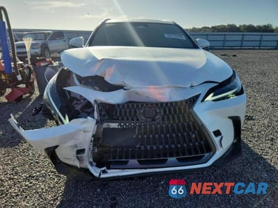 Piąte zdjęcie samochodu w środku: 2023 LEXUS NX 250 VIN:JTJGDCAZXP5010322 - miniatura