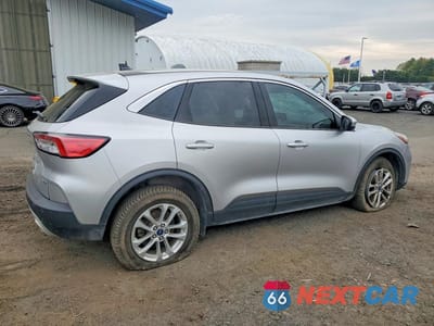 Trzecie zdjęcie samochodu z tyłu: 2020 FORD ESCAPE SE VIN:1FMCU9G63LUA03984 - miniatura