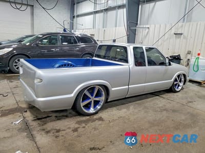 Trzecie zdjęcie samochodu z tyłu: 1995 CHEVROLET S 10 VIN:1GCCS1948S8126369 - miniatura