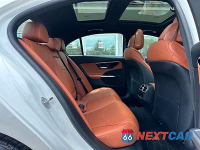 Zdjęcie 6 z 11 samochodu: 2023 MERCEDES-BENZ C 300 4MATIC VIN:W1KAF4HB1PR077150 - miniatura