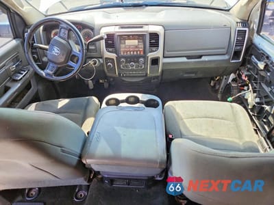 Zdjęcie 8 z 13 samochodu: 2015 RAM 2500 SLT VIN:3C6UR5DJ4FG620563 - miniatura