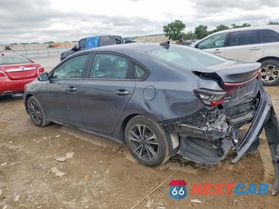 Drugie zdjęcie samochodu z przodu: 2024 KIA FORTE LXS VIN:3KPF24AD5RE713137 - miniatura