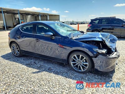 Czwarte zdjęcie samochodu z boku: 2022 MAZDA 3 SELECT VIN:JM1BPAKL1N1512286 - miniatura