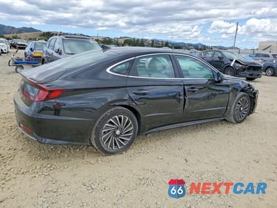 Trzecie zdjęcie samochodu z tyłu: 2020 HYUNDAI SONATA HYBRID SEL VIN:KMHL34JJXLA014002 - miniatura