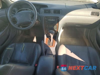 Zdjęcie 8 z 12 samochodu: 2000 TOYOTA CAMRY XLE V6 VIN:JT2BF28K6Y0269729 - miniatura