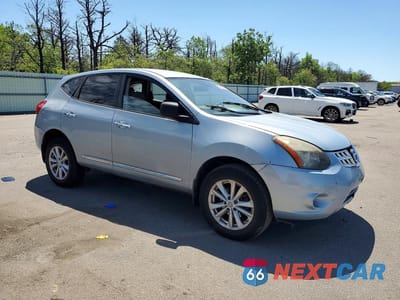 Czwarte zdjęcie samochodu z boku: 2014 NISSAN ROGUE VIN:JN8AS5MV9EW201728 - miniatura