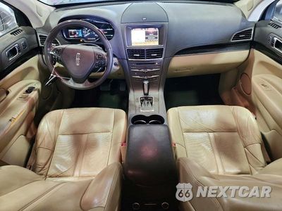 Zdjęcie 8 z 13 samochodu: 2019 LINCOLN MKT VIN:2LMHJ5ATXKBL02371 - miniatura