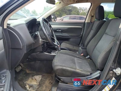 Zdjęcie 7 z 12 samochodu: 2018 MITSUBISHI OUTLANDER SE VIN:JA4AD3A38JJ005441 - miniatura