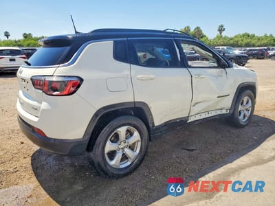 Trzecie zdjęcie samochodu z tyłu: 2019 JEEP COMPASS LATITUDE VIN:3C4NJDBB2KT703341 - miniatura