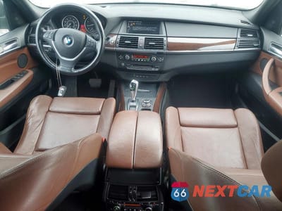 Zdjęcie 8 z 13 samochodu: 2012 BMW X5 XDRIVE50I VIN:5UXZV8C5XCL423491 - miniatura