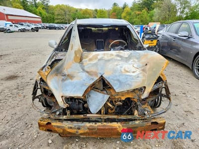 Piąte zdjęcie samochodu w środku: 2002 TOYOTA CAMRY LE VIN:4T1BE32K62U099859 - miniatura