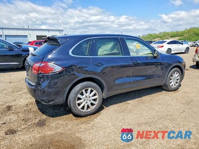 Trzecie zdjęcie samochodu z tyłu: 2012 PORSCHE CAYENNE VIN:WP1AA2A20CLA01552 - miniatura