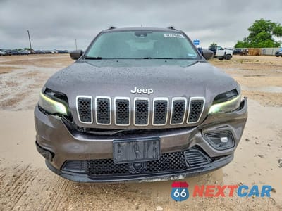 Piąte zdjęcie samochodu w środku: 2021 JEEP CHEROKEE LATITUDE PLUS VIN:1C4PJLLB3MD156140 - miniatura