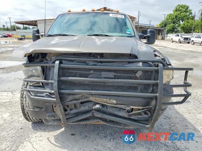 Piąte zdjęcie samochodu w środku: 2002 FORD F350 SUPER DUTY VIN:1FTWW32F52EA43475 - miniatura