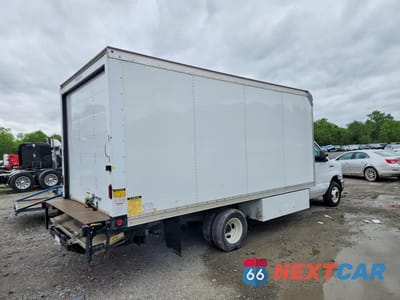 Trzecie zdjęcie samochodu z tyłu: 2021 FORD E450 BOX TRUCK VIN:1FDXE4FN8MDC28901 - miniatura