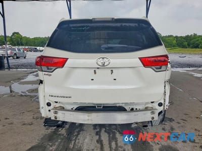 Zdjęcie 6 z 12 samochodu: 2017 TOYOTA HIGHLANDER LE VIN:5TDZARFH0HS030730 - miniatura