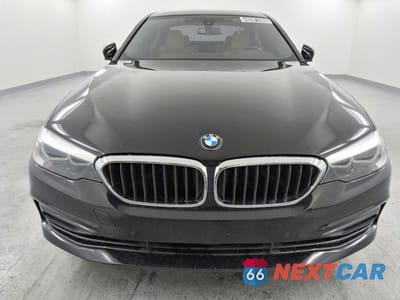 Piąte zdjęcie samochodu w środku: 2018 BMW 530 I VIN:WBAJA5C54JWA35614 - miniatura