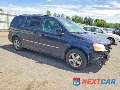 Czwarte zdjęcie samochodu z boku: 2010 DODGE GRAND CARAVAN SXT VIN:2D4RN5D13AR273131 - miniatura
