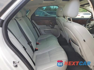 Zdjęcie 10 z 12 samochodu: 2012 JAGUAR XJ VIN:SAJWA1CB9CLV34743 - miniatura
