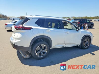 Trzecie zdjęcie samochodu z tyłu: 2026 NISSAN ROGUE SV VIN:5N1BT3BBXTC709369 - miniatura