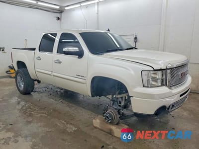 Czwarte zdjęcie samochodu z boku: 2011 GMC SIERRA K1500 DENALI VIN:3GTP2XE26BG251843 - miniatura