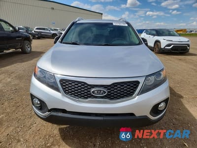 Piąte zdjęcie samochodu w środku: 2012 KIA SORENTO EX VIN:5XYKUDA2XCG283137 - miniatura