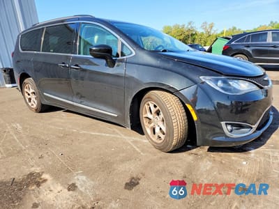 Czwarte zdjęcie samochodu z boku: 2017 CHRYSLER PACIFICA TOURING L VIN:2C4RC1BG9HR553844 - miniatura