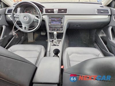 Zdjęcie 8 z 12 samochodu: 2015 VOLKSWAGEN PASSAT S VIN:1VWAT7A36FC101769 - miniatura
