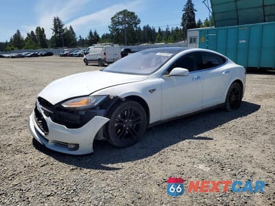 2014 TESLA MODEL S 5YJSA1S1XEFP28791 - główne zdjęcie licytacji z USA - miniatura
