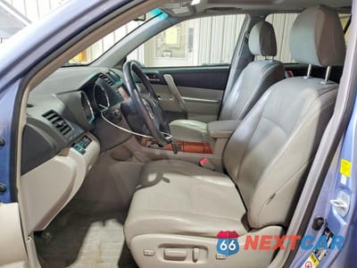 Zdjęcie 7 z 13 samochodu: 2010 TOYOTA HIGHLANDER LIMITED VIN:JTEYK3EHXA2103604 - miniatura