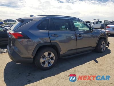Trzecie zdjęcie samochodu z tyłu: 2023 TOYOTA RAV4 XLE VIN:2T3P1RFV4PC362438 - miniatura