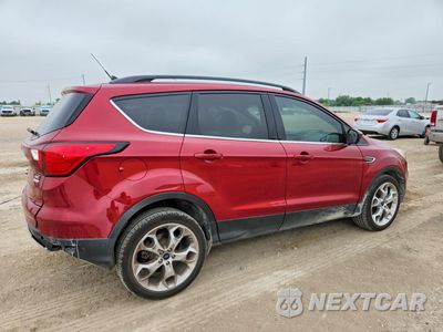 Trzecie zdjęcie samochodu z tyłu: 2019 FORD ESCAPE SEL VIN:1FMCU0HD8KUB85916 - miniatura