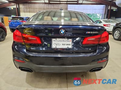 Zdjęcie 6 z 12 samochodu: 2018 BMW M550I VIN:WBAJB9C52JB035796 - miniatura