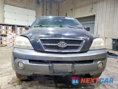 Piąte zdjęcie samochodu w środku: 2003 KIA SORENTO LX VIN:KNDJD733635051520 - miniatura