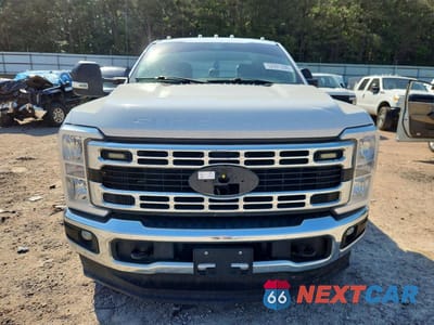 Piąte zdjęcie samochodu w środku: 2023 FORD F350 SUPER DUTY VIN:1FD8W3HT8PED12531 - miniatura