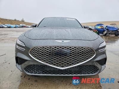 Piąte zdjęcie samochodu w środku: 2023 GENESIS G70 3.3T STANDARD VIN:KMTG54TE6PU114975 - miniatura