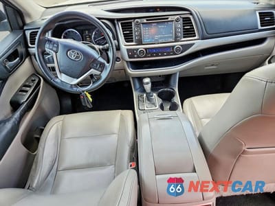 Zdjęcie 8 z 13 samochodu: 2015 TOYOTA HIGHLANDER XLE VIN:5TDKKRFH7FS046872 - miniatura