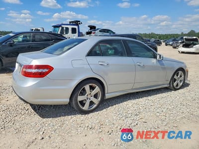 Trzecie zdjęcie samochodu z tyłu: 2011 MERCEDES-BENZ E 350 VIN:WDDHF5GB4BA456026 - miniatura