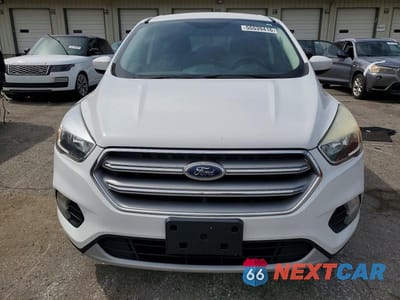 Piąte zdjęcie samochodu w środku: 2017 FORD ESCAPE SE VIN:1FMCU9G90HUE32713 - miniatura