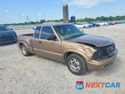 Czwarte zdjęcie samochodu z boku: 2002 GMC SONOMA VIN:1GTCS19W228116499 - miniatura