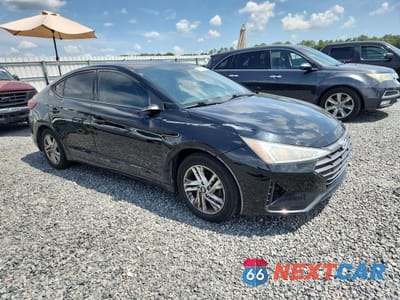 Czwarte zdjęcie samochodu z boku: 2019 HYUNDAI ELANTRA SEL VIN:5NPD84LF8KH454309 - miniatura