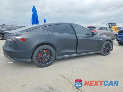 Trzecie zdjęcie samochodu z tyłu: 2014 TESLA MODEL S VIN:5YJSA1H15EFP50284 - miniatura