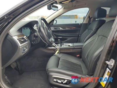 Zdjęcie 7 z 12 samochodu: 2016 BMW 740 I VIN:WBA7E2C52GG738741 - miniatura