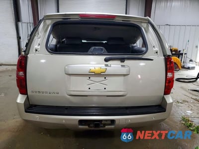 Zdjęcie 6 z 14 samochodu: 2013 CHEVROLET SUBURBAN K1500 LT VIN:1GNSKJE72DR136184 - miniatura