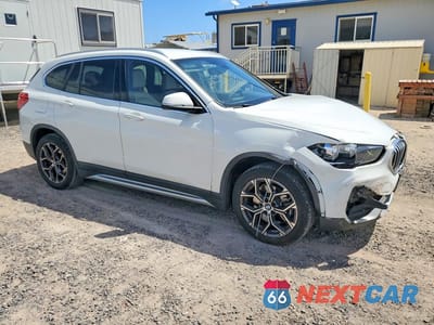 Czwarte zdjęcie samochodu z boku: 2020 BMW X1 SDRIVE28I VIN:WBXJG7C04L5P60611 - miniatura