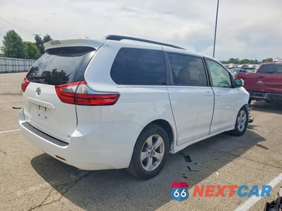 Trzecie zdjęcie samochodu z tyłu: 2020 TOYOTA SIENNA LE VIN:5TDKZ3DC3LS023309 - miniatura