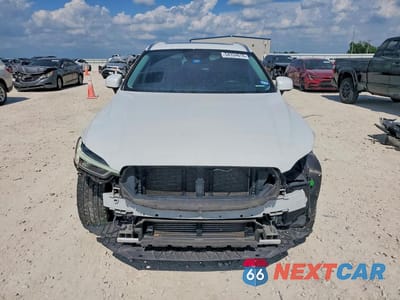 Piąte zdjęcie samochodu w środku: 2020 VOLVO XC60 T5 INSCRIPTION VIN:YV4102DL4L1534750 - miniatura